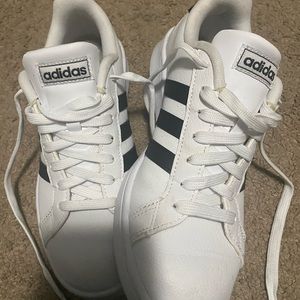 Adidas Sneakers